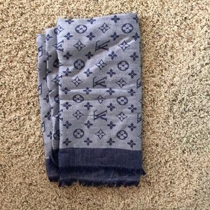 Louis Vuitton scarf